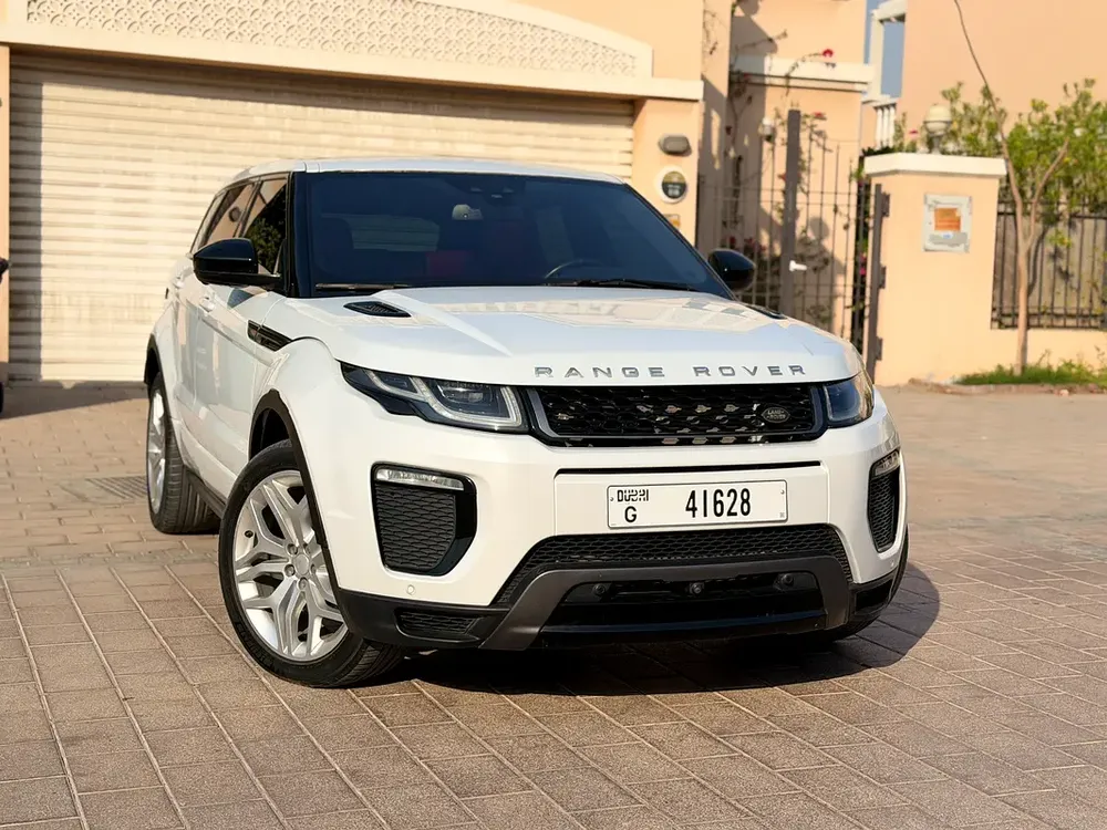 Range Rover Evouge R Dynamic White 2016 Low Mileage In Excellent Condition - Image 5