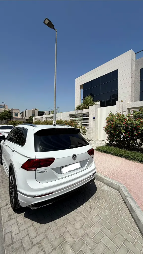 2019 Volkswagen Tiguan R-Line | GCC Specs | Excellent Condition - Image 4