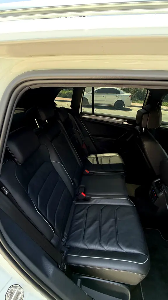 2019 Volkswagen Tiguan R-Line | GCC Specs | Excellent Condition - Image 7