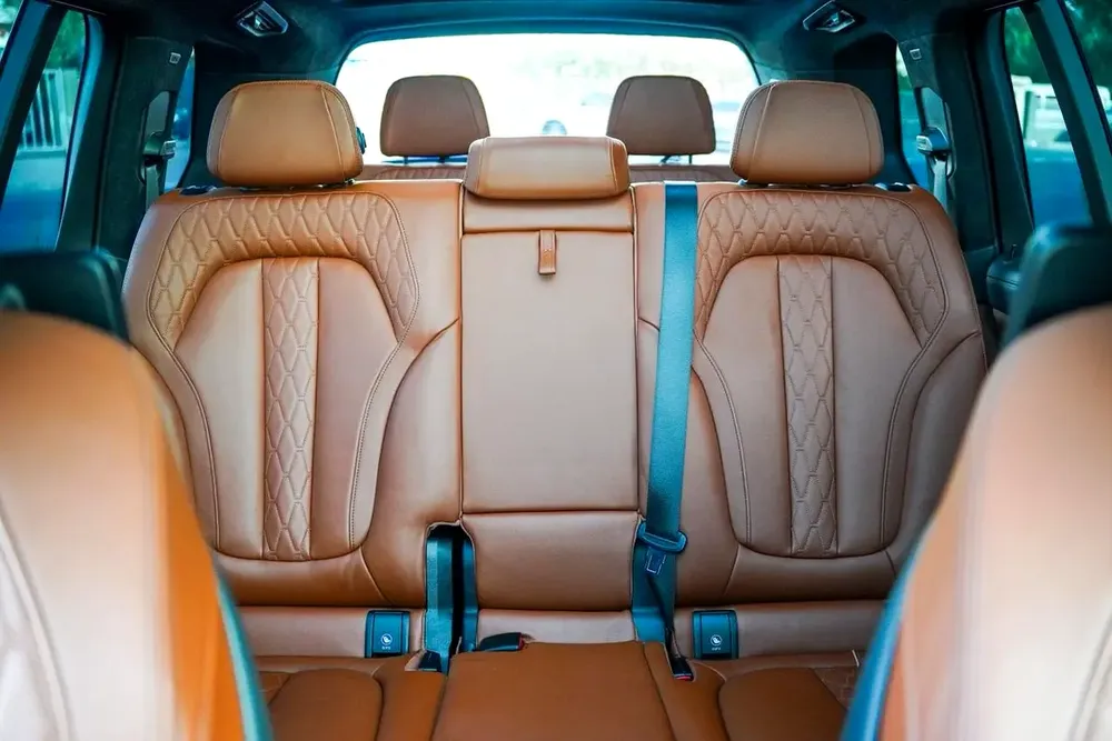 BMW X7 M50i 2021 GCC | BMW Warranty 08/2026 | Full Options | 79,000 km | Pristine - Image 15