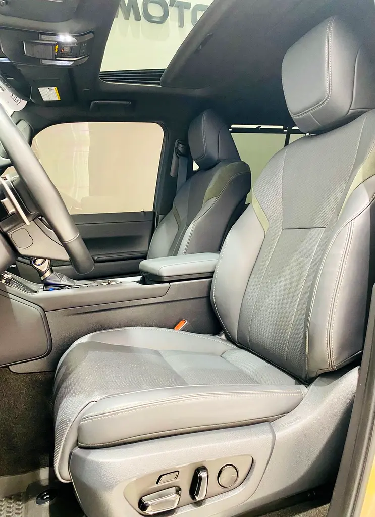2024 Lexus GX 550 - American Specs - Brand New - Image 12