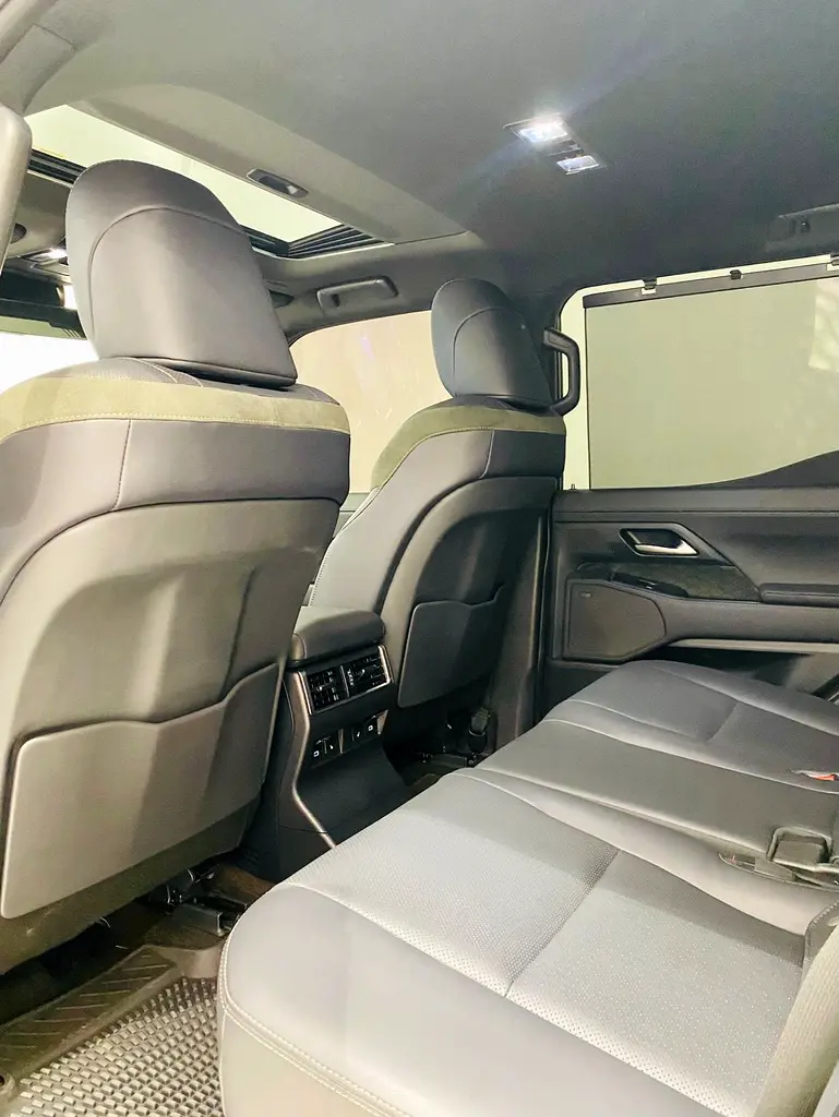 2024 Lexus GX 550 - American Specs - Brand New - Image 14