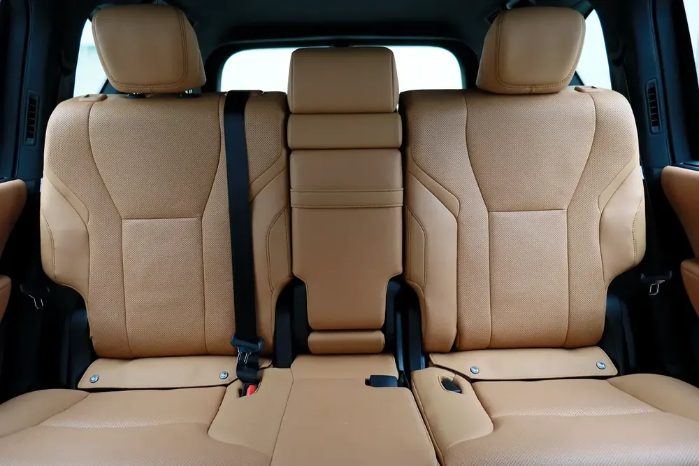 LEXUS 2024 LX SUV P 3.5L T AT Signature - Image 16
