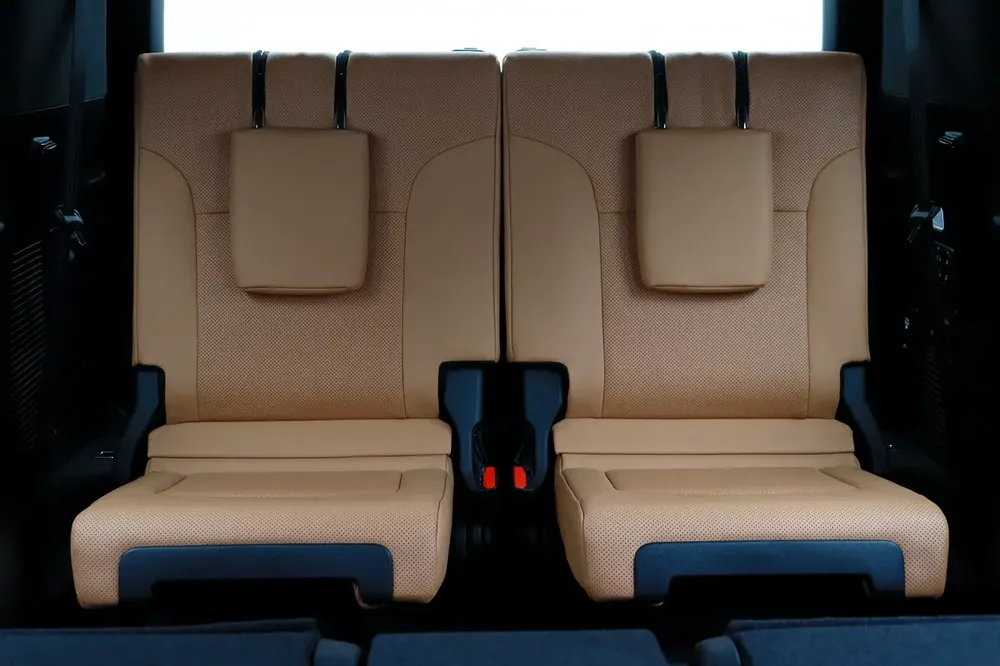 LEXUS 2024 LX SUV P 3.5L T AT Signature - Image 17