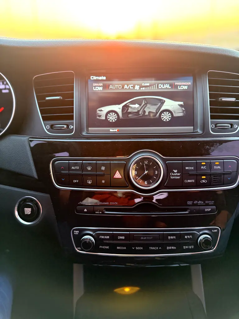 Kia Cadenza Premier 2013 - Korean Specs - Excellent Condition - Image 10