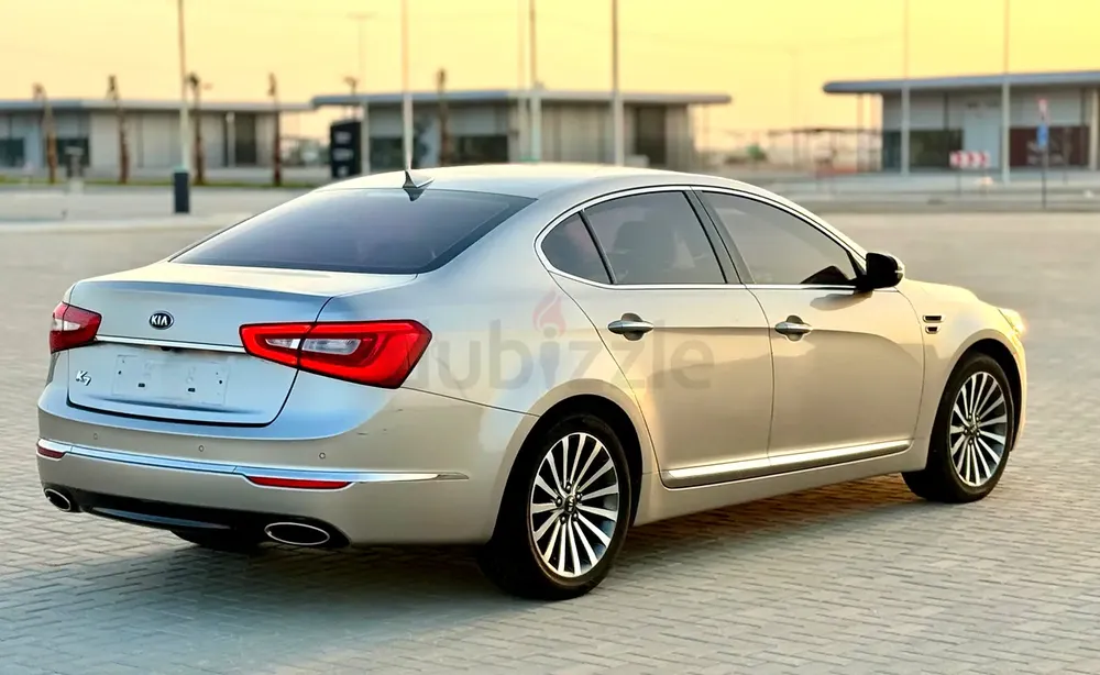 Kia Cadenza Premier 2013 - Korean Specs - Excellent Condition - Image 5
