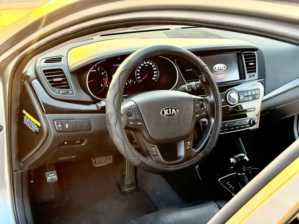Kia Cadenza Premier 2013 - Korean Specs - Excellent Condition - Image 7