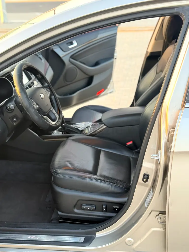 Kia Cadenza Premier 2013 - Korean Specs - Excellent Condition - Image 8