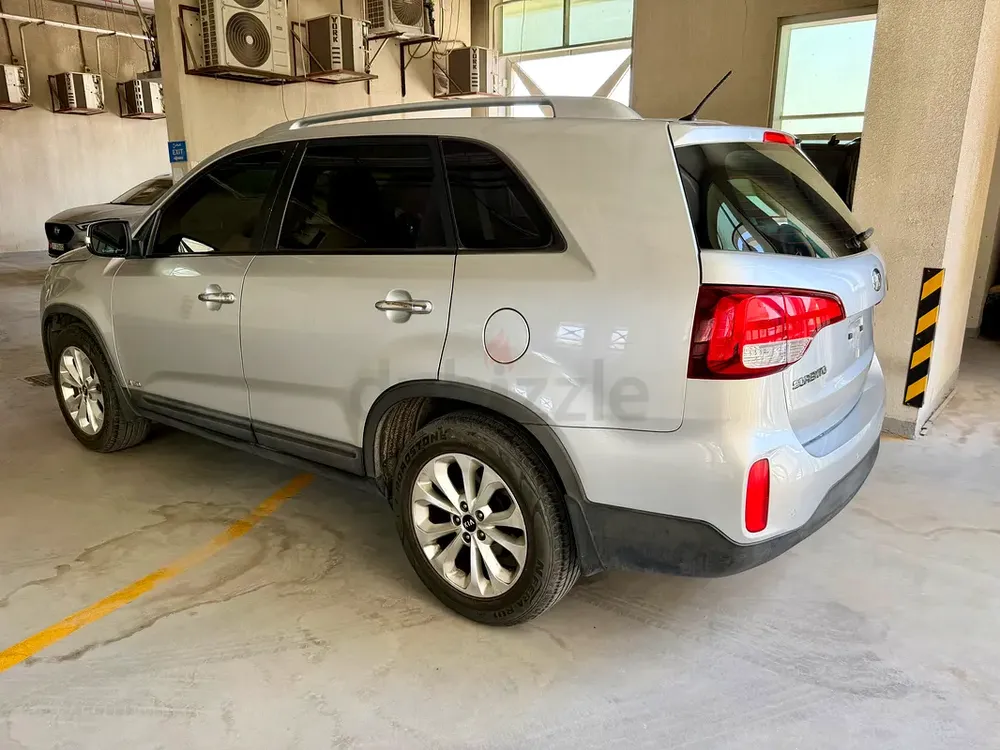 Kia Sorento LX 2013 GCC Specs 7 Seater AWD Excellent Condition Well Maintained - Image 4
