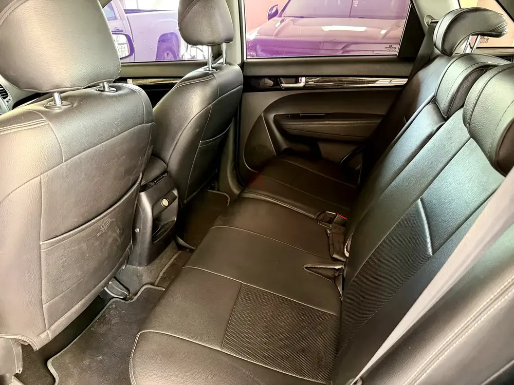 Kia Sorento LX 2013 GCC Specs 7 Seater AWD Excellent Condition Well Maintained - Image 8