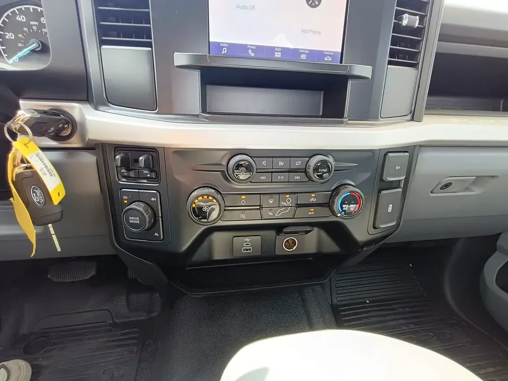 F550 DIESEL 4X4 WB169 READY IN jebel ali - Image 7