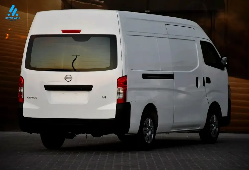 2025 Nissan Urvan NV350 Highroof Delivery Van GCC White Automatic - Image 5