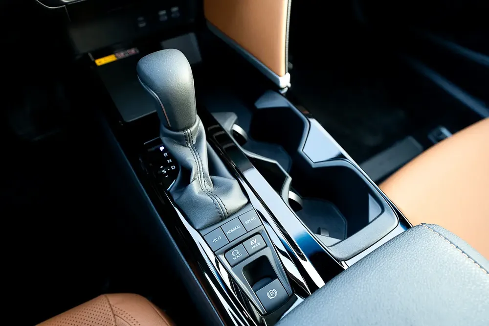 Lumiere Hybrid 2.5L Petrol Automatic Transmission 2025 - Image 12