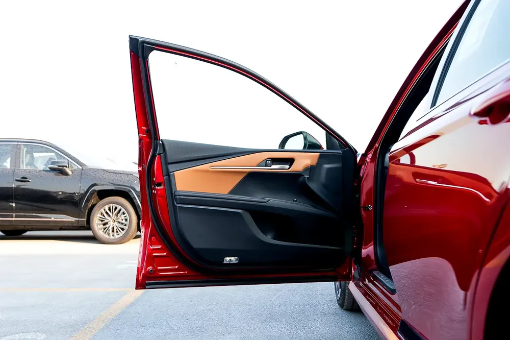 Lumiere Hybrid 2.5L Petrol Automatic Transmission 2025 - Image 5