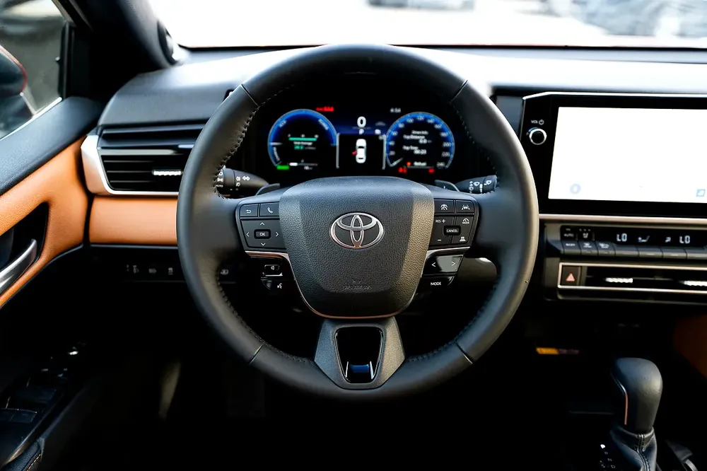 Lumiere Hybrid 2.5L Petrol Automatic Transmission 2025 - Image 8
