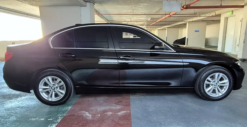 BEST!!! LOW KMS WELL MAINTAINED 318I GCC !!! - Image 13