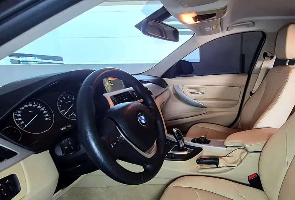 BEST!!! LOW KMS WELL MAINTAINED 318I GCC !!! - Image 14