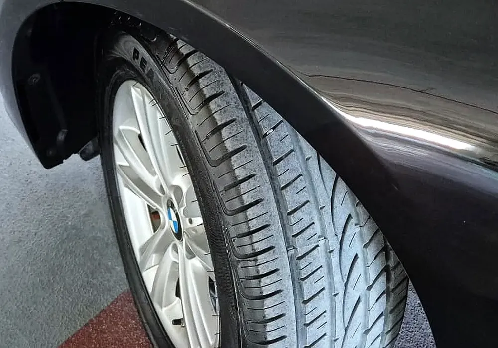 BEST!!! LOW KMS WELL MAINTAINED 318I GCC !!! - Image 6