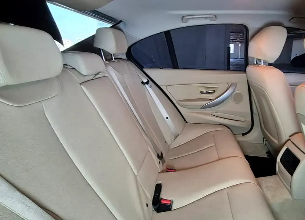 BEST!!! LOW KMS WELL MAINTAINED 318I GCC !!! - Image 9