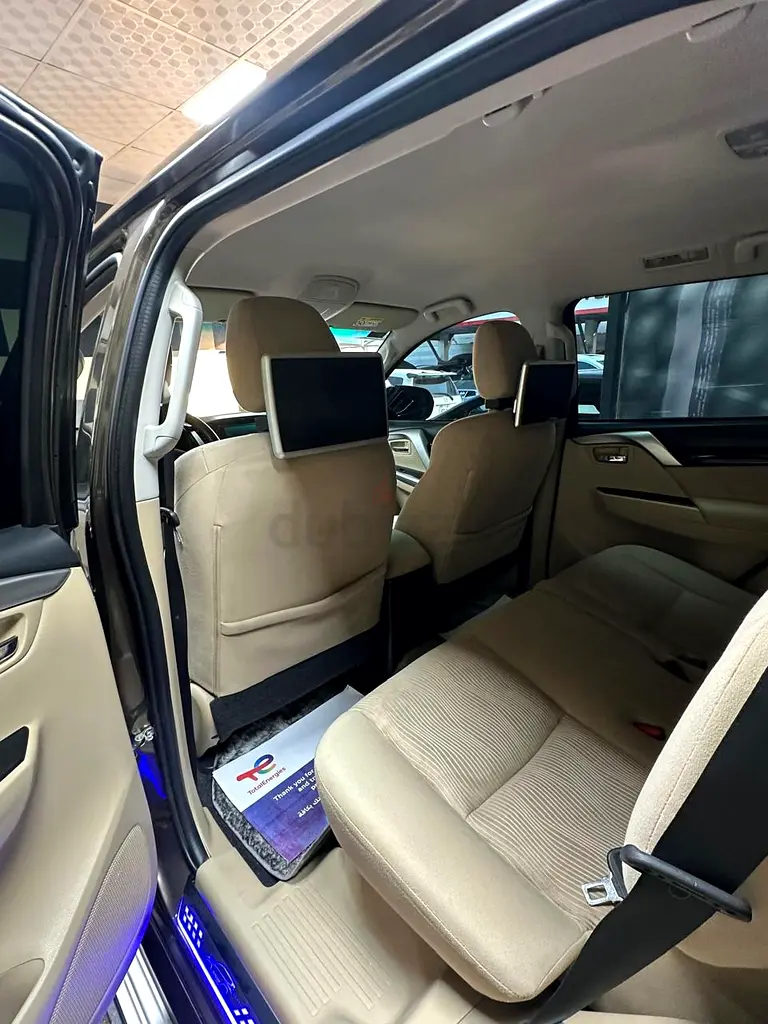Mitsubishi Montero Sport 2017 GLX 2WD Medium Line GCC Specs - Image 5