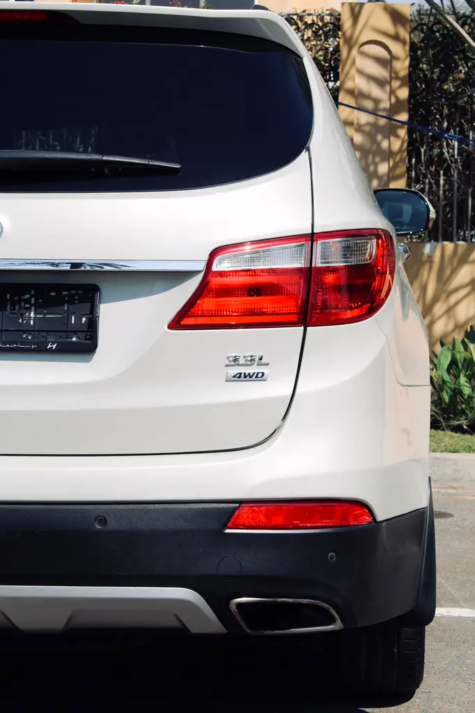 Hyundai Santa Fe Grand Edition 2015 - GCC Specs - Excellent Condition - Image 11