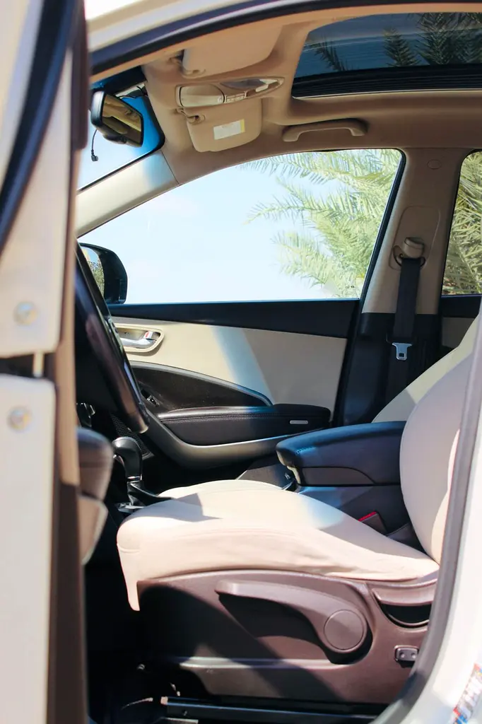 Hyundai Santa Fe Grand Edition 2015 - GCC Specs - Excellent Condition - Image 14