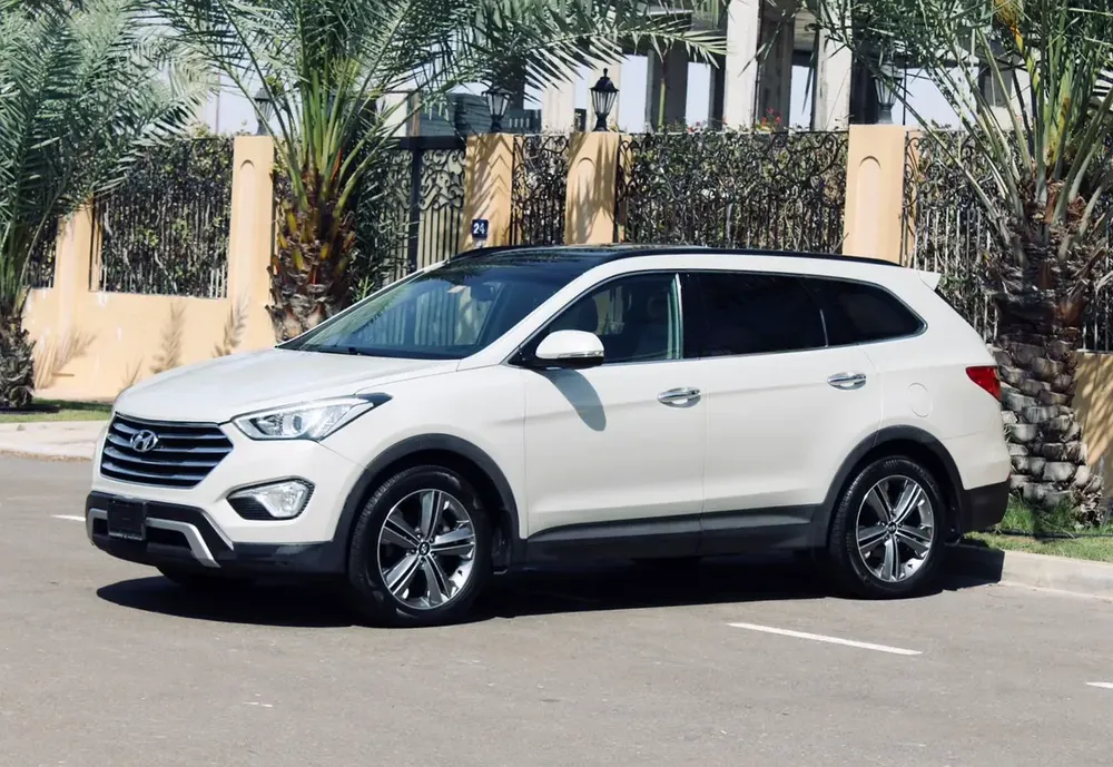 Hyundai Santa Fe Grand Edition 2015 - GCC Specs - Excellent Condition - Image 5