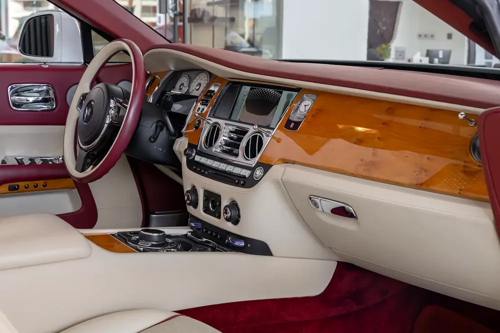 Rolls-Royce Dawn 2017 | Fully Loaded | GCC Specs | Mint Condition | "WARRANTY AVAILABLE" - Image 19