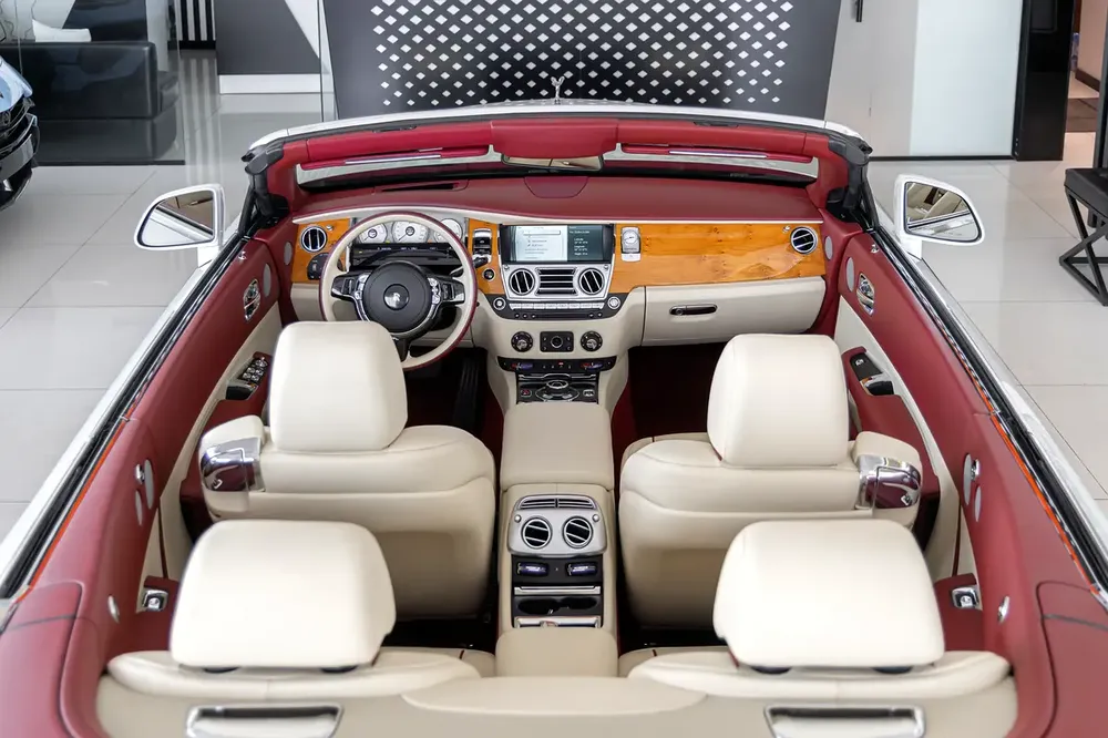 Rolls-Royce Dawn 2017 | Fully Loaded | GCC Specs | Mint Condition | "WARRANTY AVAILABLE" - Image 20