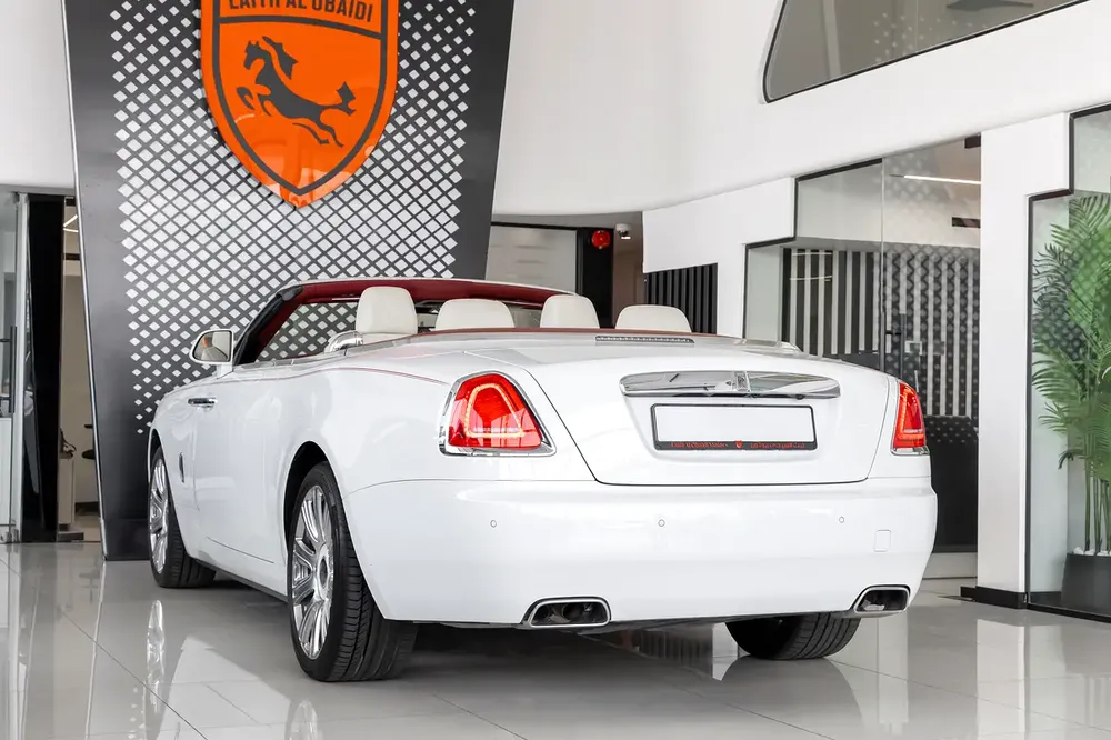 Rolls-Royce Dawn 2017 | Fully Loaded | GCC Specs | Mint Condition | "WARRANTY AVAILABLE" - Image 6
