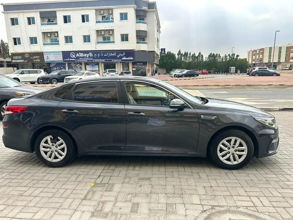 Kia optima 2019 GCC, super clean car, low mileage, all service done, family use - Image 4