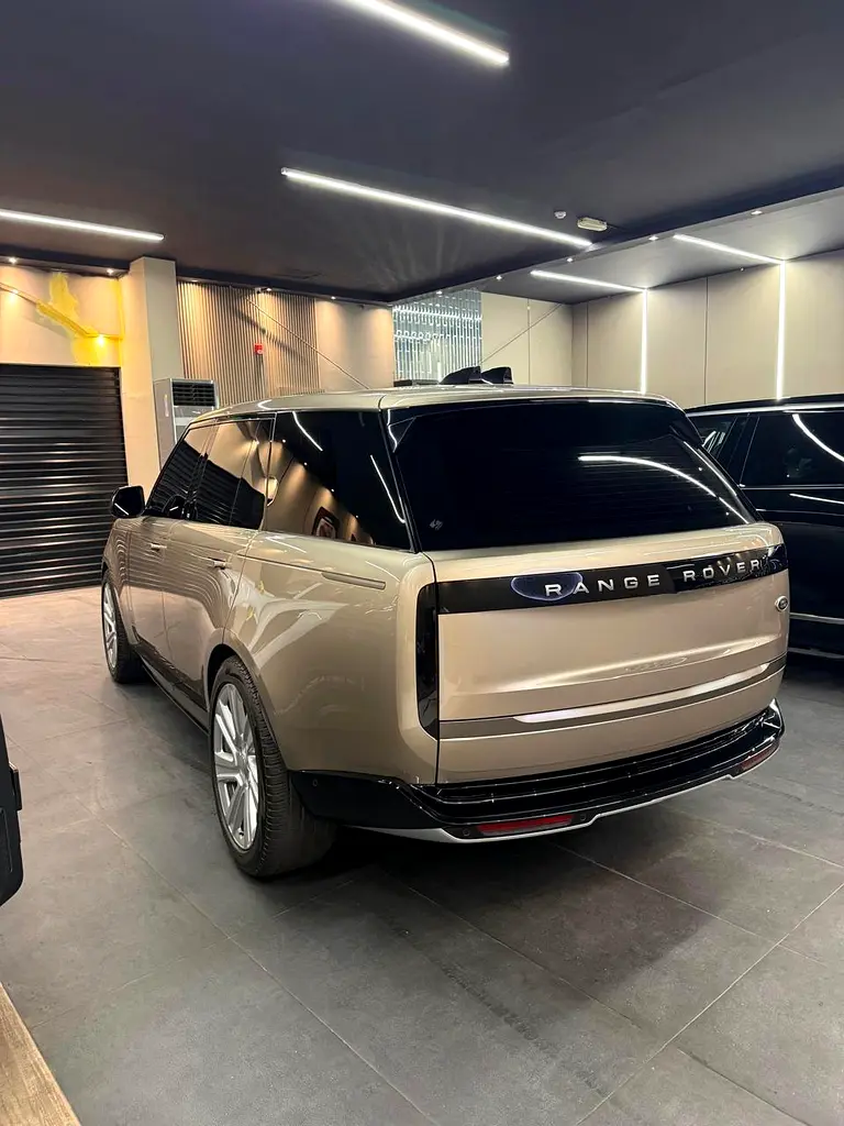 Land Rover Range Rover HSE P530 2022 - GCC Specs - Pristine Condition - Image 5