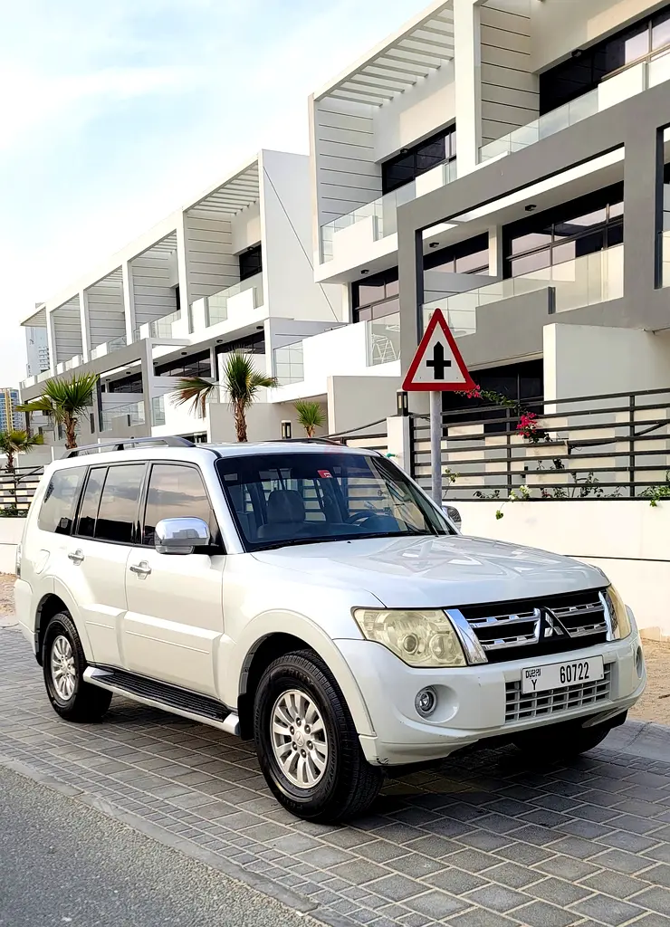 Mitsubishi Pajero 2012 GLS GCC Specs