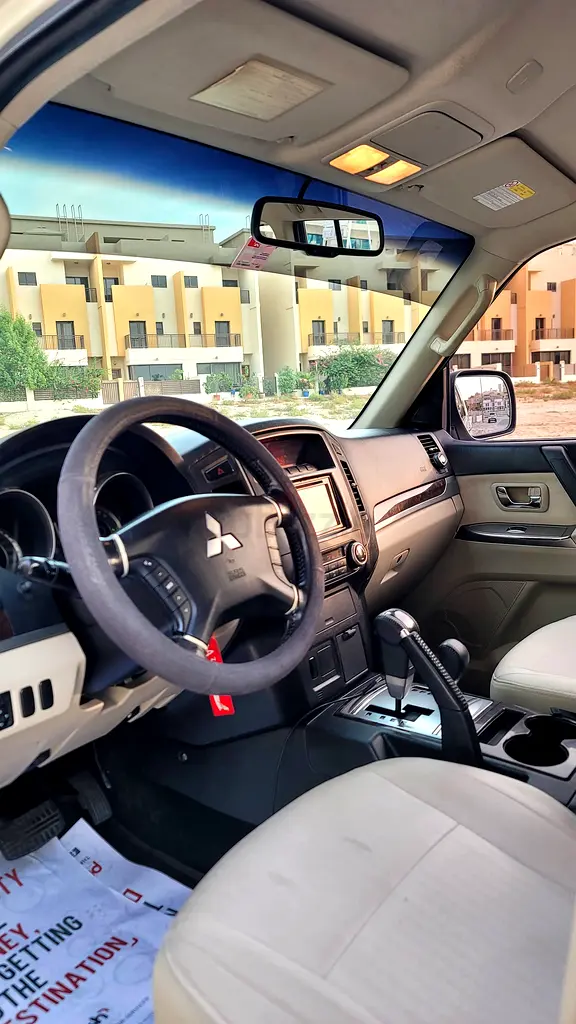 Mitsubishi Pajero 2012 GLS GCC Specs - Image 6