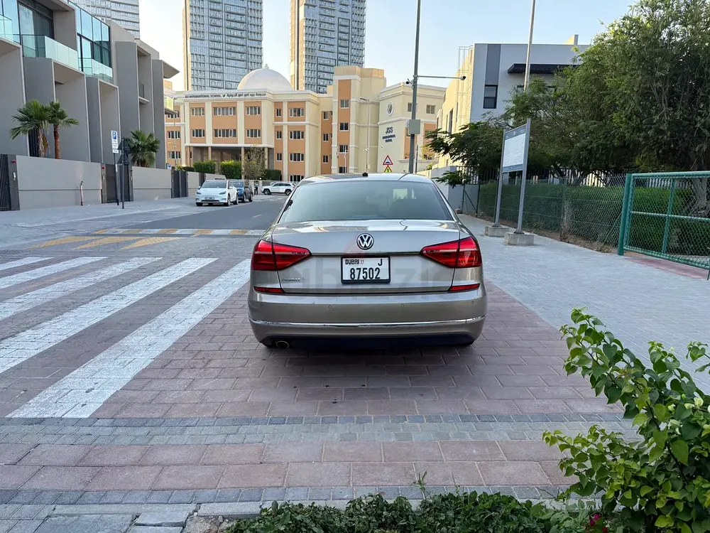 Volkswagen Passat 2016 GCC Specs very good condition - Image 4