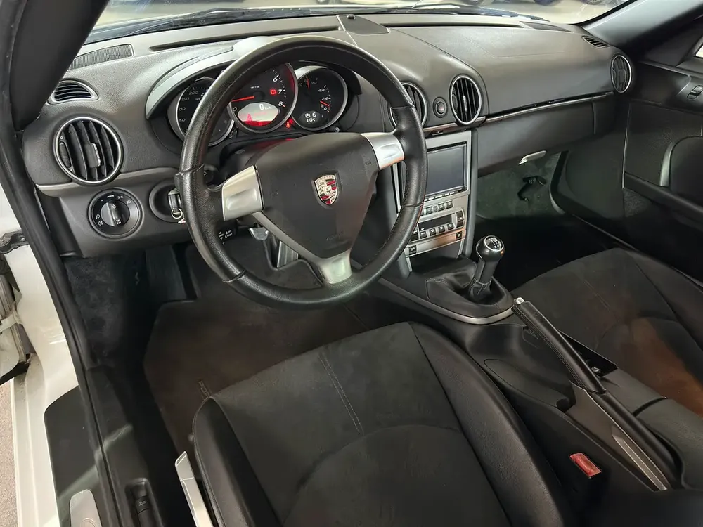 PORSCHE CAYMAN 2008 2.7L | MANUAL TRANSMISSION | SPORTS STEERING WHEEL | HALF LEATHER SEATS - Image 15