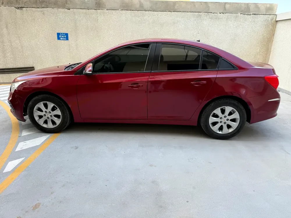 Chevrolet Cruze LT 2016 GCC Specs.very clean. Cruise control. Alloy wheels. Keyless entry. DVD navig - Image 6