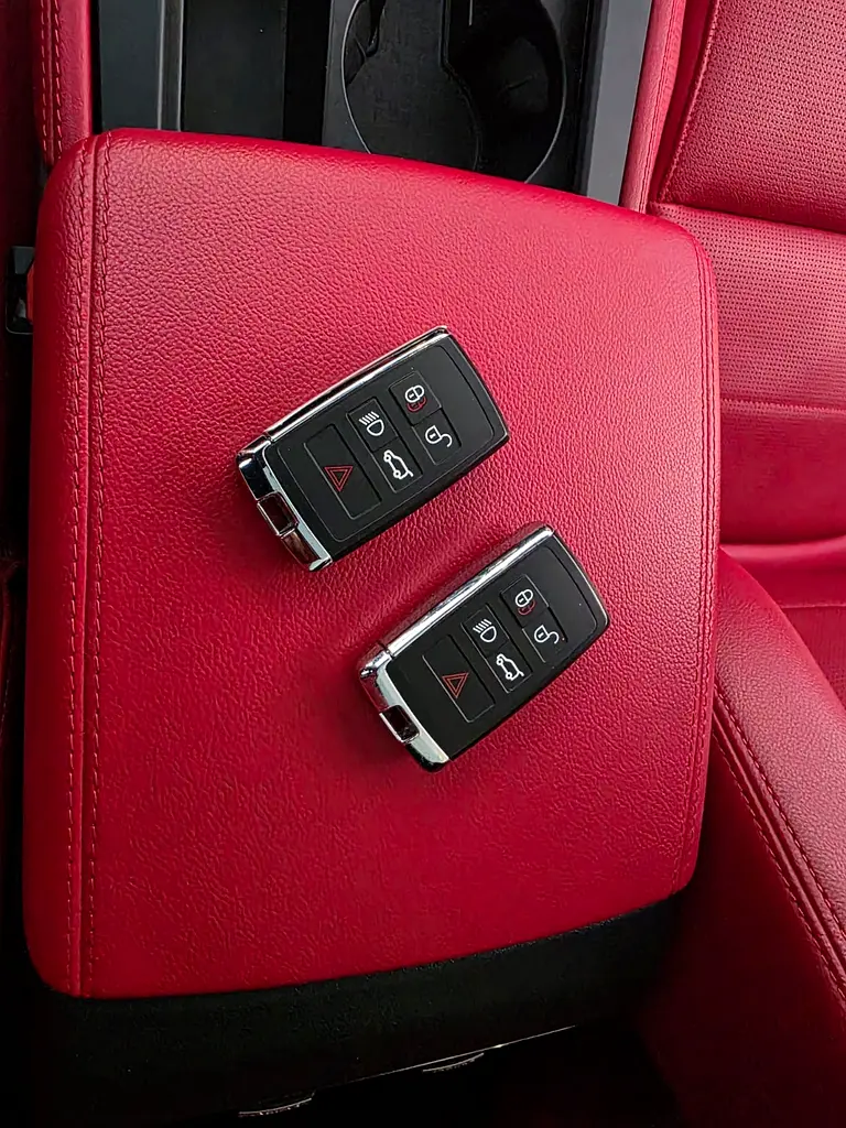 F-PACE 2022 GCC R DYNAMIC PERFECT CONDITION - Image 15