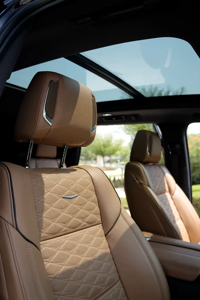 2023 Cadillac Escalade Sport | Triple Black | GCC | Captain Seats | Warranty Feb 2028 | 70,000 km - Image 12