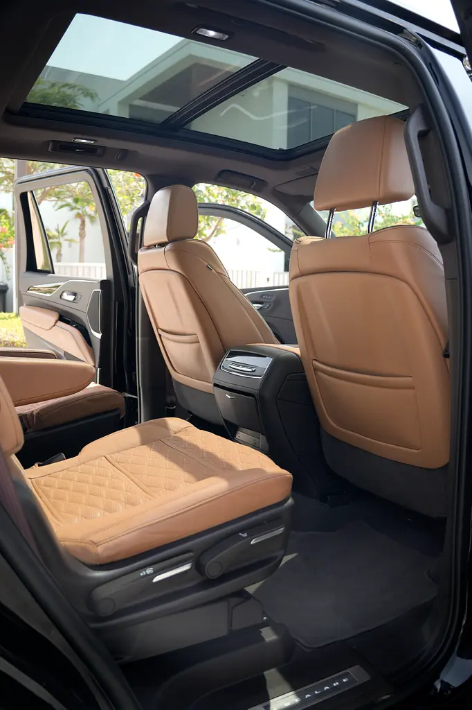 2023 Cadillac Escalade Sport | Triple Black | GCC | Captain Seats | Warranty Feb 2028 | 70,000 km - Image 13