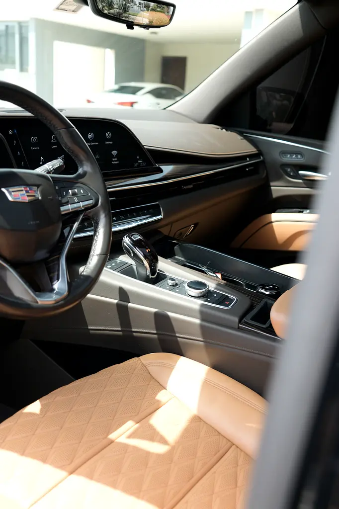 2023 Cadillac Escalade Sport | Triple Black | GCC | Captain Seats | Warranty Feb 2028 | 70,000 km - Image 7