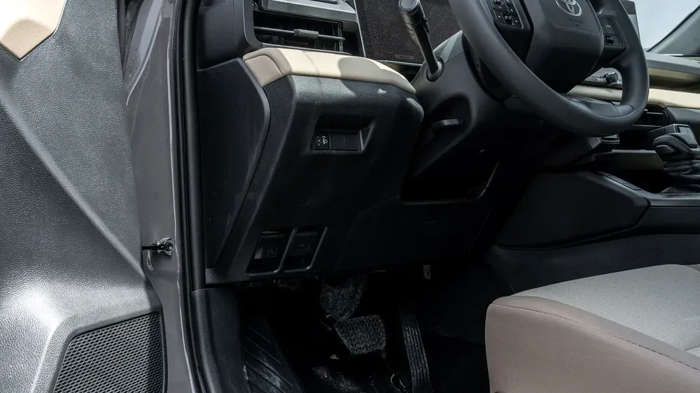 2026 Toyota Rav4 LE 2.0L AT Petrol FWD (Gray-Beige) - Image 10