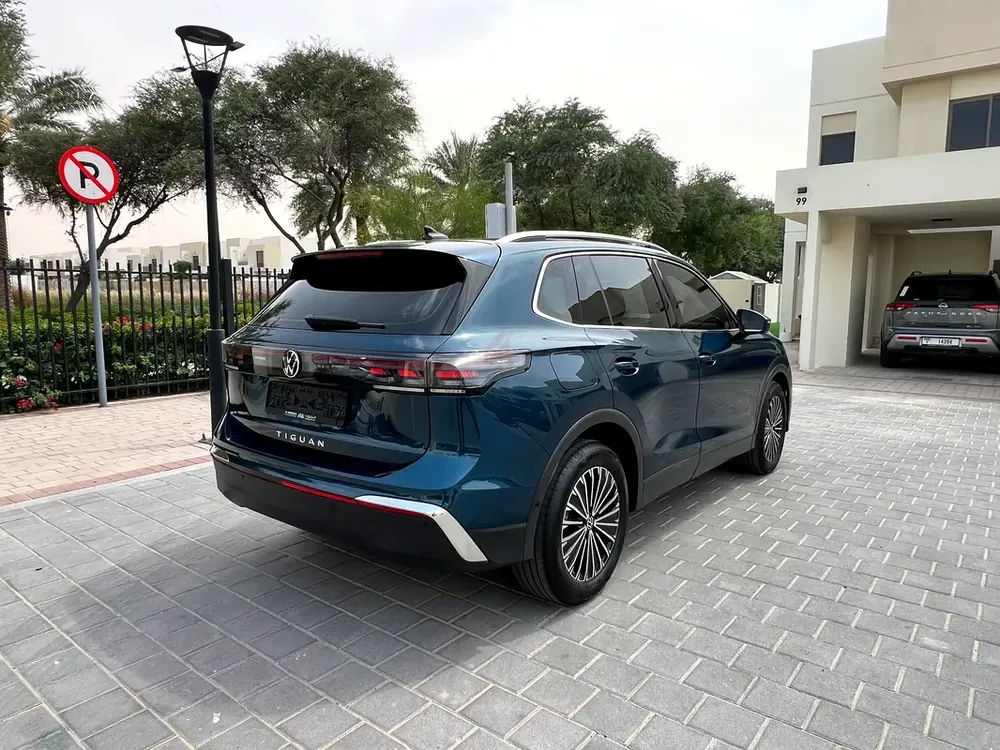 2025 Volkswagen Tiguan Elegance - GCC Specs - warranty and service from agency - Image 4