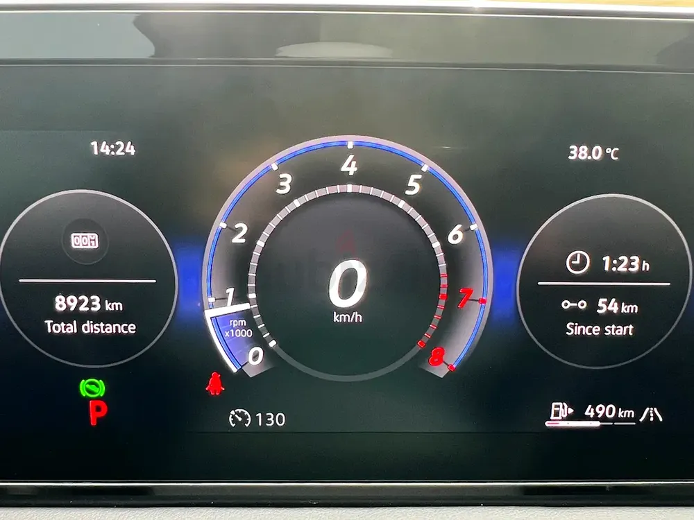 2025 Volkswagen Tiguan Elegance - GCC Specs - warranty and service from agency - Image 9