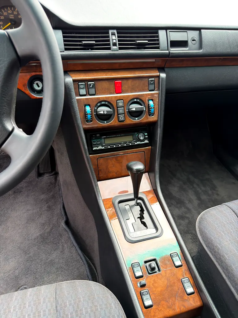 Mercedes-Benz CE 300, 1992, Japanese Specs - Classic Beauty - Image 7