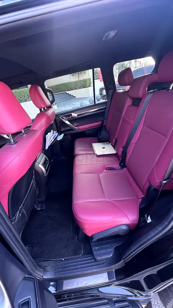 Lexus GX 460 2023 GCC Specs - Pristine Condition- First Owner - Image 5