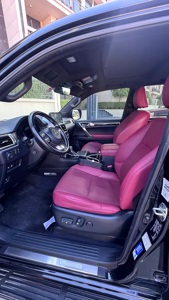 Lexus GX 460 2023 GCC Specs - Pristine Condition- First Owner - Image 6