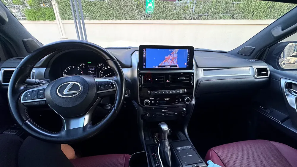 Lexus GX 460 2023 GCC Specs - Pristine Condition- First Owner - Image 7