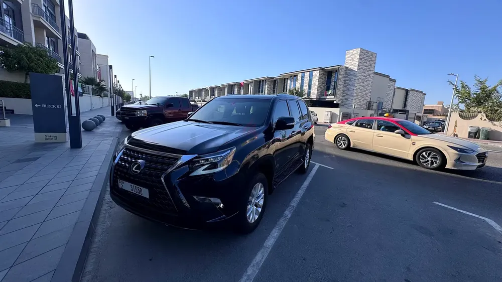 Lexus GX 460 2023 GCC Specs - Pristine Condition- First Owner - Image 9