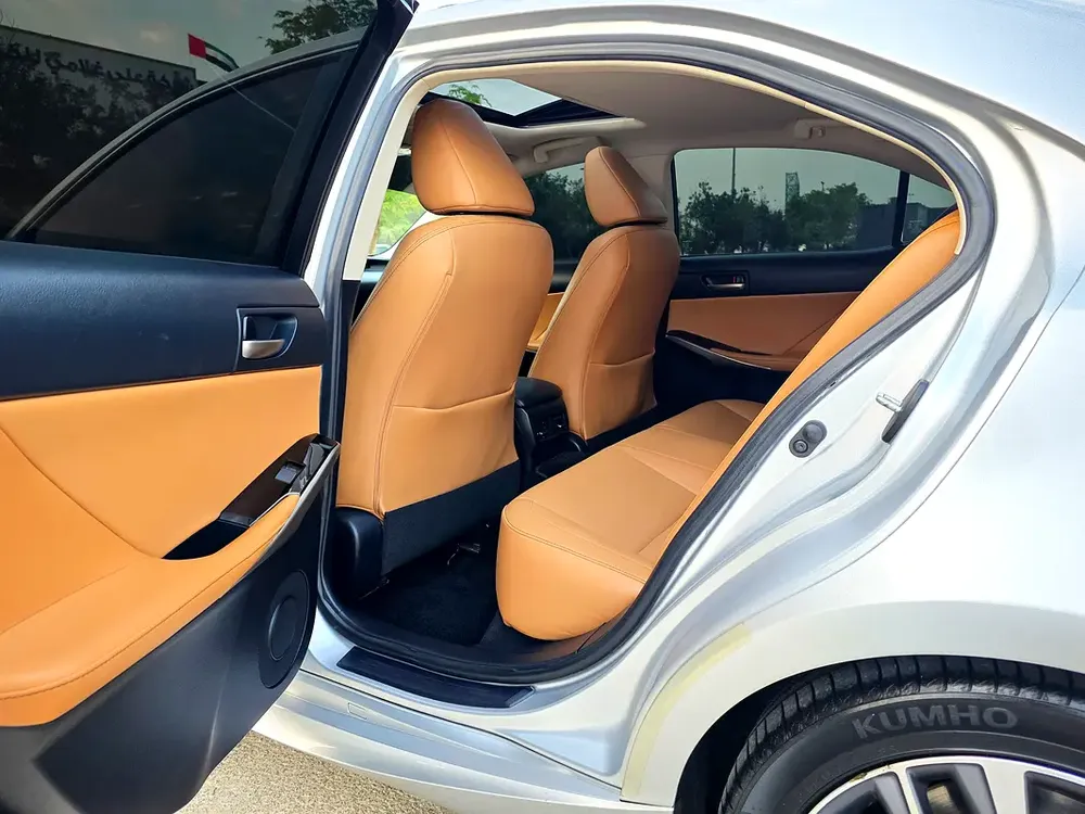 Lexus IS300 2018 | 2.0L - 4 Cylinder - Turbo | Full Agency Service History | 2 Keys | GCC Spec - Image 13